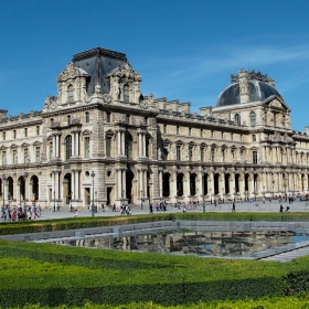 Le Louvre - от архива