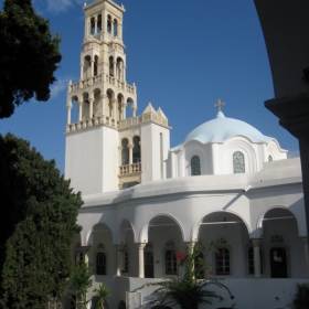 Hram v Tinos