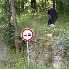 Не бързай, чадо! Всичко по реда си! Ще мина напряко.