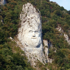 Каменно лице