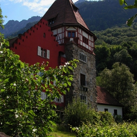 Vaduz, Lichtenstein - Червената къща