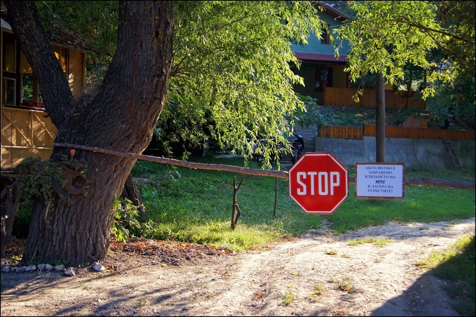 STOP