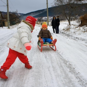 Докато бабини се видят,  ще си поиграем!