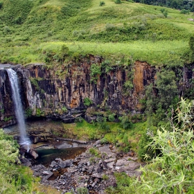 Водопада Sterkspruit (F14/50) - един от многото в Drakensberg, ЮАР.