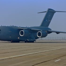 Обикновено мисиите започват така ........ (Boeing C-17 Globemaster III в цялото му великолепие)