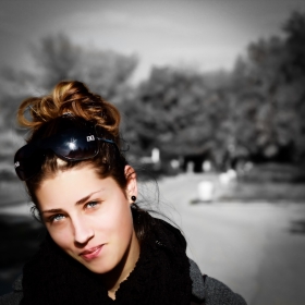 G.(b&w)