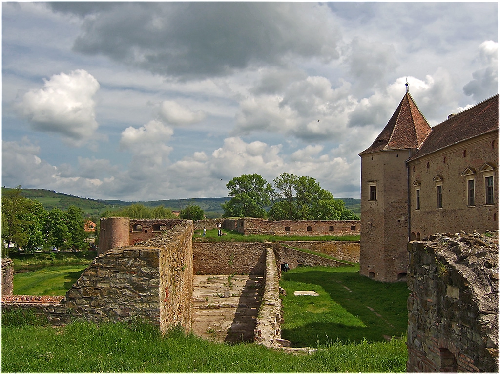 Крепостта Făgăraş (ХІV-ХVІІ в.)
