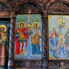 В черквата на Етрополския манастир