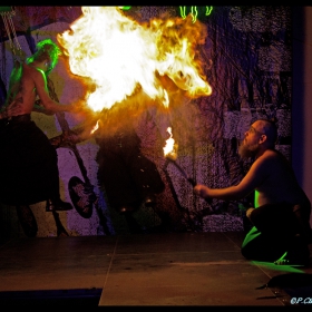 Body suspension show