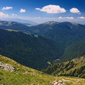 Поглед към Рилски манастир