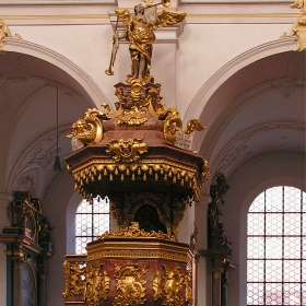 Из Peterskirche