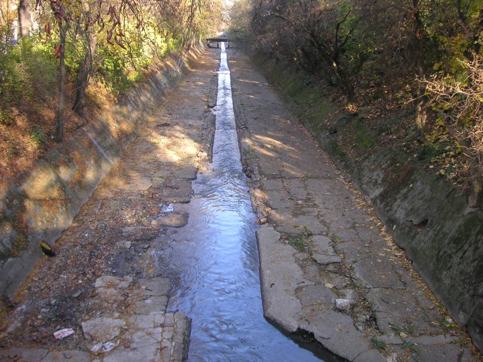 Перловската река