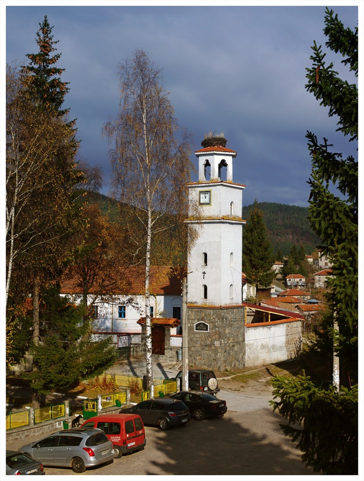 Камбанарията на храма 