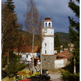 Камбанарията на храма 