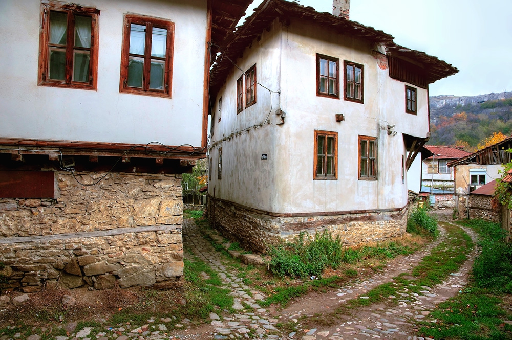 По старите улици