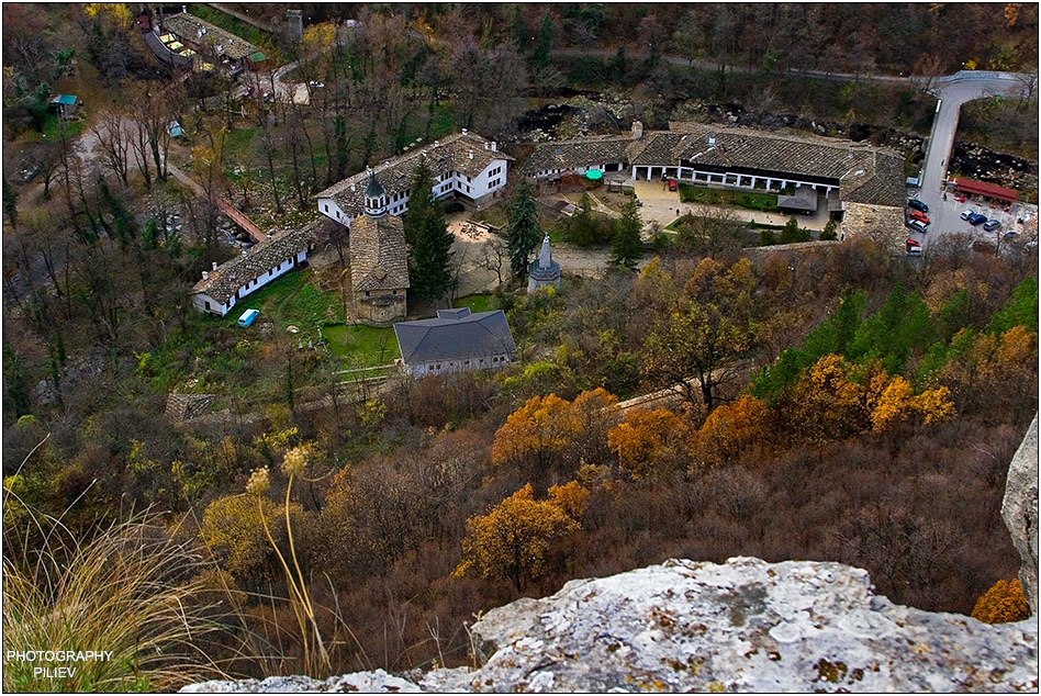 В ОЧАКВАНЕ НА ПЪРВИЯ СНЯГ...