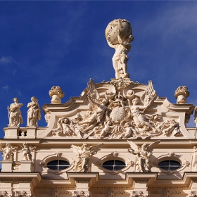 Част от фасадата на Schloss Linderhof