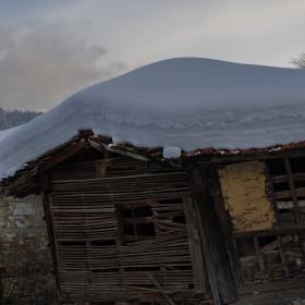 Чакаме тази дебелина/на снега/