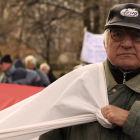 на протест срещу несправедливостта