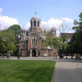 Градинката и църквата 