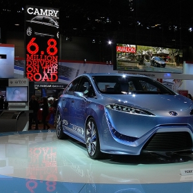 Toyota FCV-R / hydrogen fuel-cell concept car /