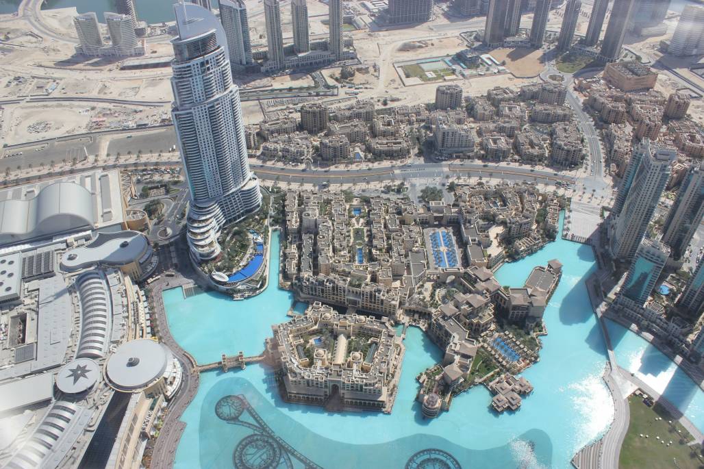 pogled nad peeshtite fontani... Dubai