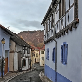 Уличка в стария Ебернбург ( Bad Muenster am Stein- Ebernburg)