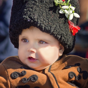 Малък юнак с голям калпак... :)
