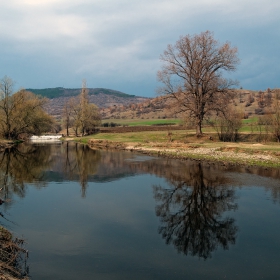 Пролетни води