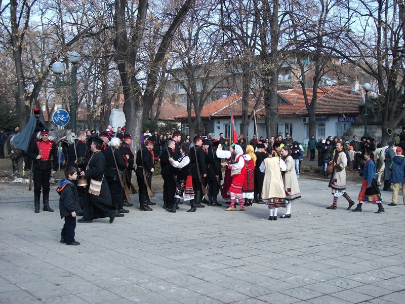 :))Честит празник!