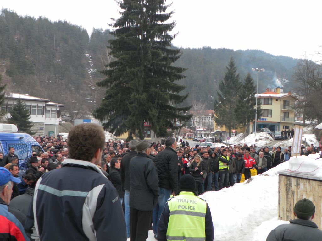 Протест на миньорите в Мадан