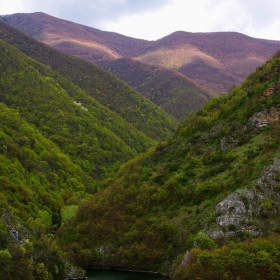 Пролет край язовира