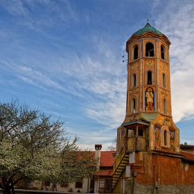 Изписаната камбанария