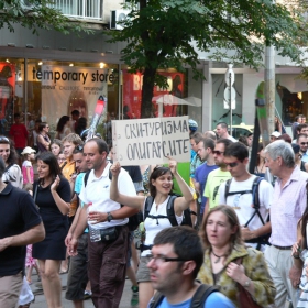 20120620 - граждански протест СРЕЩУ закона за горите - Плакатът на истинското си място