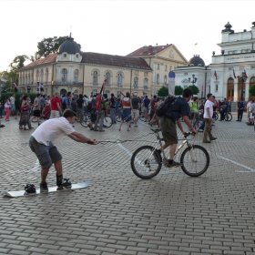 20120620 - граждански протест СРЕЩУ закона за горите - сноуборд по Цеко