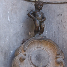 Manneken-Pis - един от символите на Брюксел