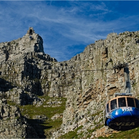 С кабинковият лифт към Table Mountain