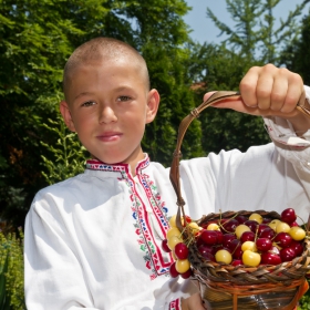 Празник на черешата 2012 -  черешарче :)