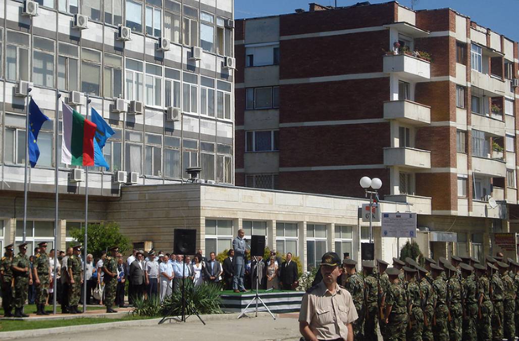 Зам. министър-председателят Цветан Цветанов поздравява гражданите и гостите на Стражица по случай празника на града