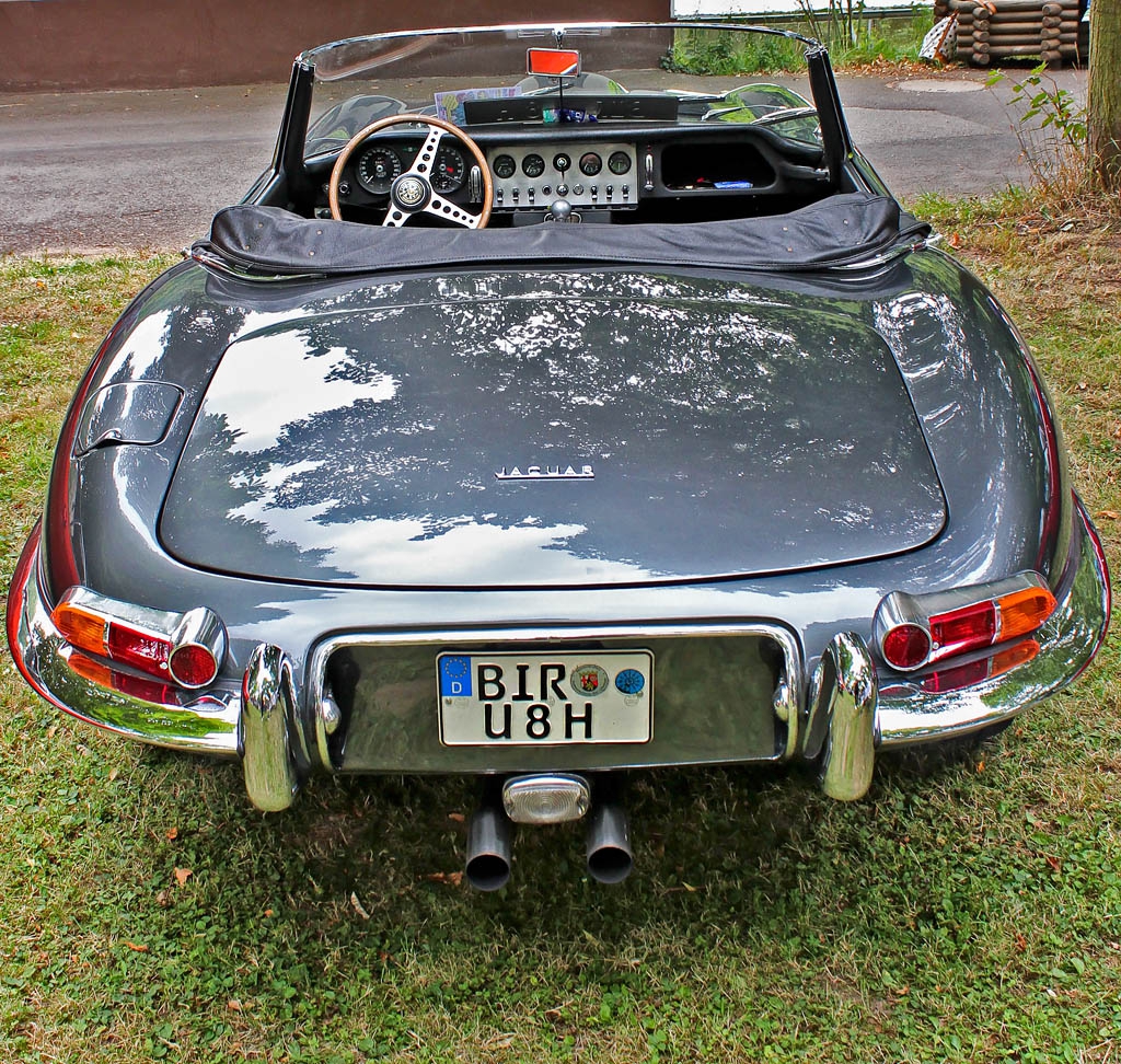 Jaguar E-Type Roadster (1962)