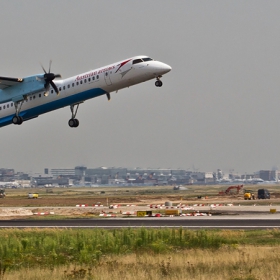 САМО  за любители на самолети: Bombardier Q 400