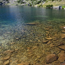 Поглед във водите на Поповото езеро