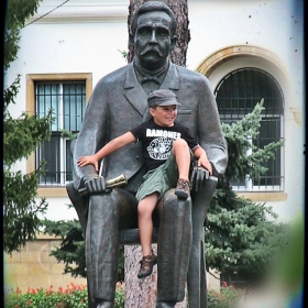 Тук ми е добре