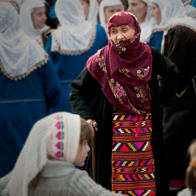 поколения...