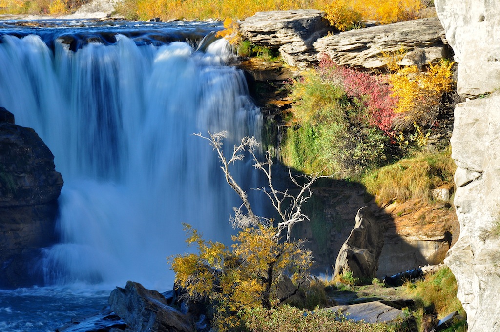 Lundbreck falls
