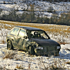 СЪС СТО КИЛОМЕТРА В ЧАС....