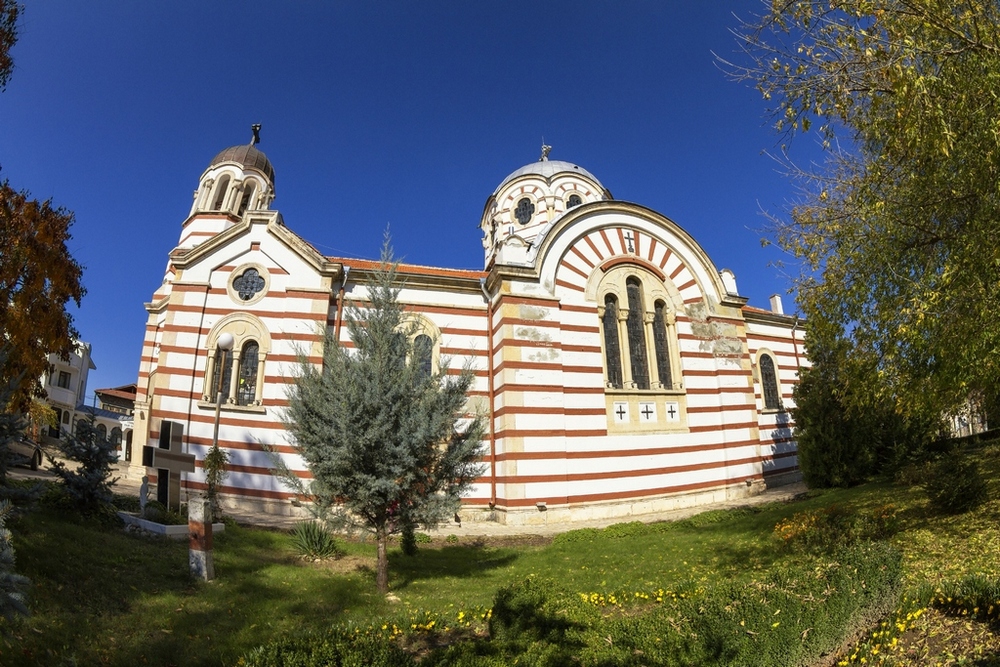 От Добрич Църквата 