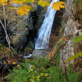 Водопад, местност Въртопа, Козница планина