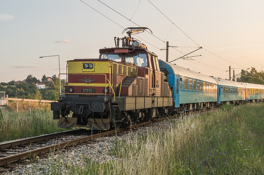 Експрес 61012