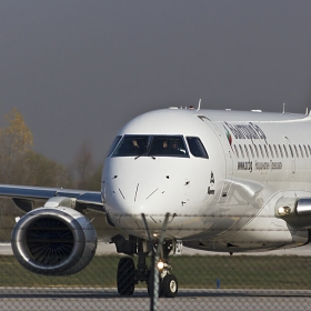 Bulgaria Air на летище София- вторият пилот е жена!